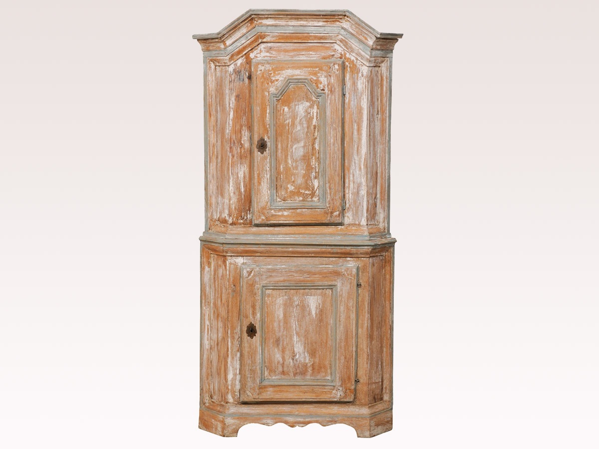 Baroque 18th C. Corner Cabinet
